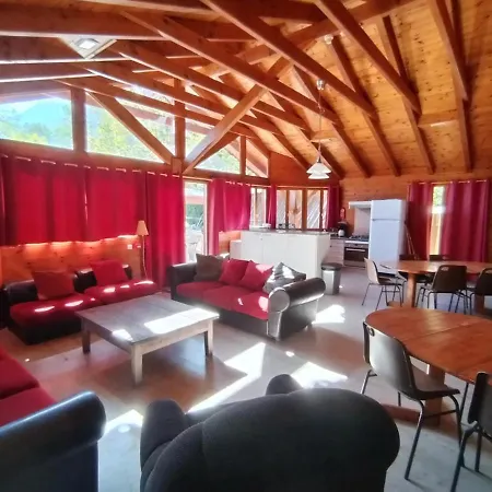 Spacieux 15 Places Chalet Arlos
